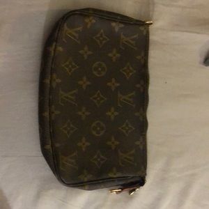 Louis Vuitton pursue